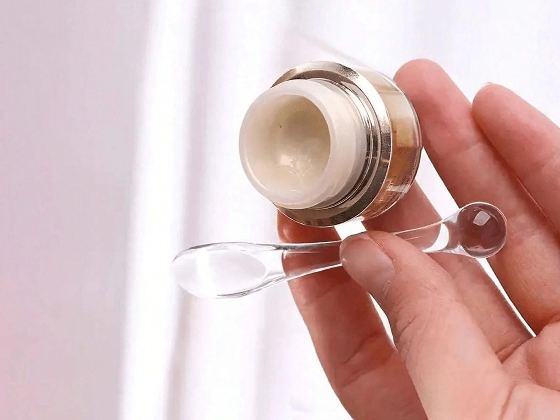 Spatulă Masaj Facial cu Roller Ocular – Penetrare Cremă și Lifting Contur