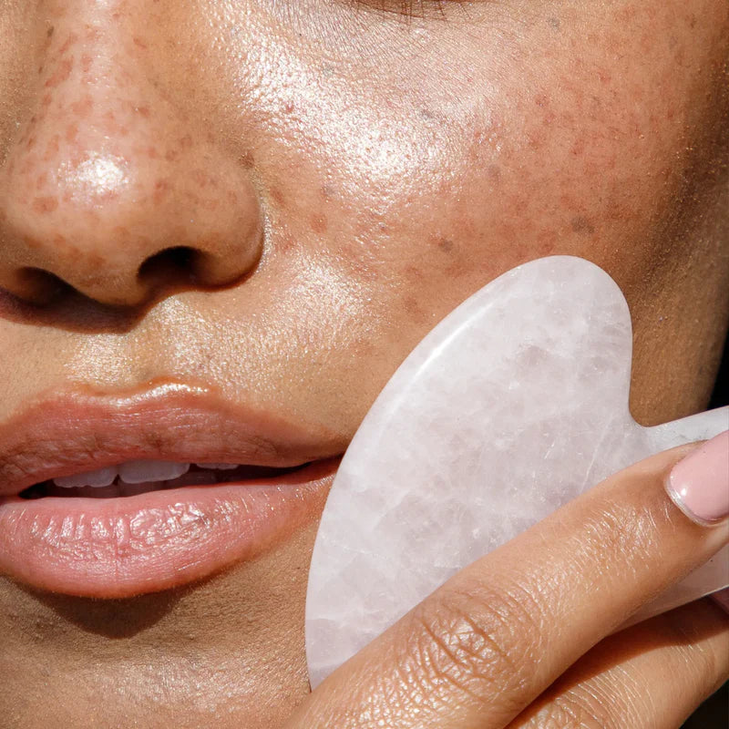 Gua Sha din Jad Pur – Lifting, Luminozitate și Piele Fermă